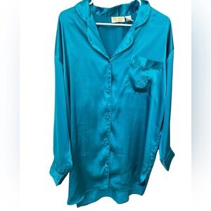 Victoria’s Secret Satin Nightgown Sleep Shirt Women’s Size Medium Blue
